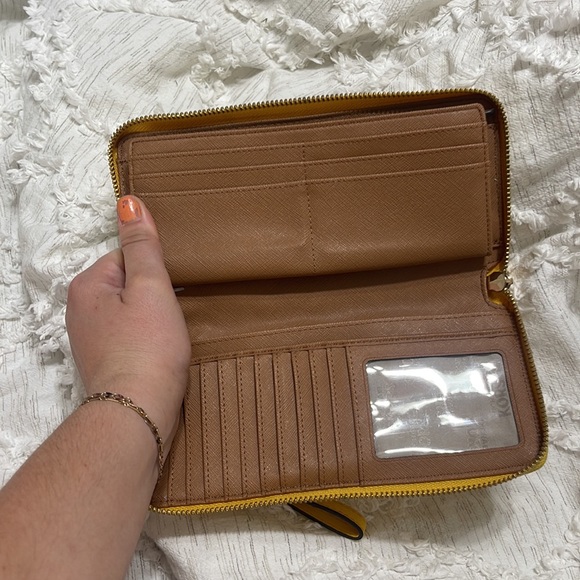 Yellow MK wallet - Picture 2 of 2